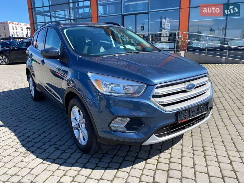 Внедорожник / Кроссовер Ford Escape 2018 в 