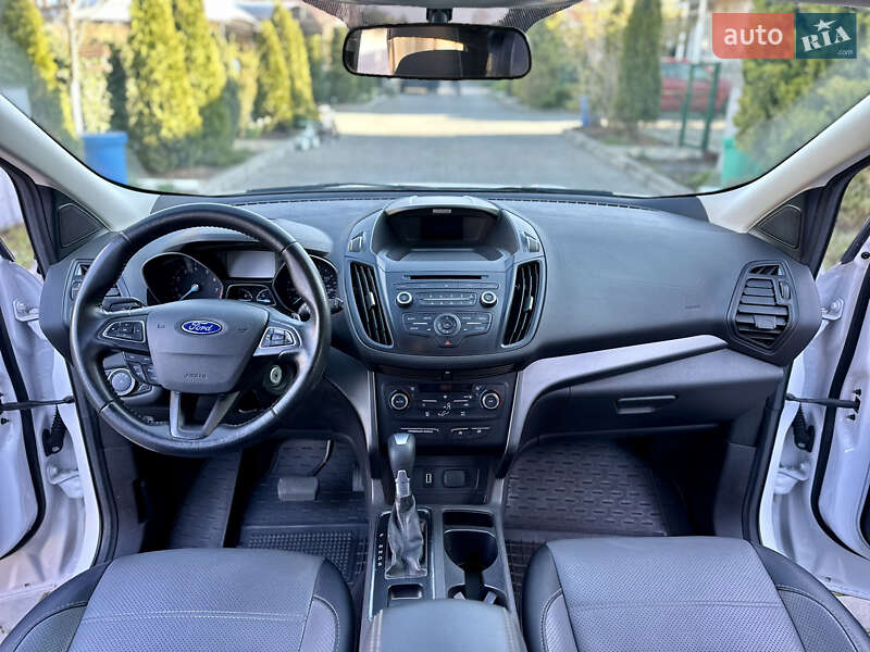 Внедорожник / Кроссовер Ford Escape 2017 в Одессе