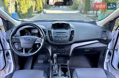 Позашляховик / Кросовер Ford Escape 2017 в 