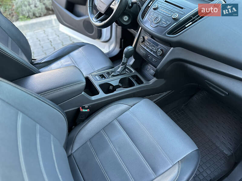 Внедорожник / Кроссовер Ford Escape 2017 в Одессе