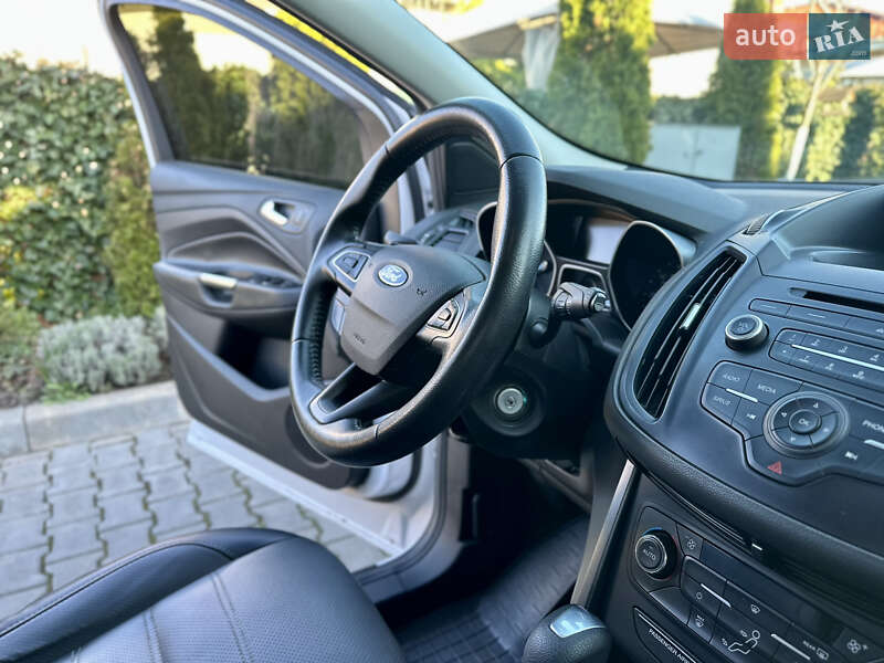 Внедорожник / Кроссовер Ford Escape 2017 в Одессе