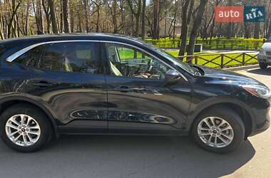 Внедорожник / Кроссовер Ford Escape 2021 в 