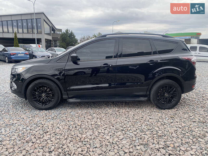 Внедорожник / Кроссовер Ford Escape 2016 в 