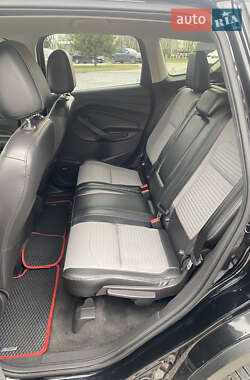Внедорожник / Кроссовер Ford Escape 2016 в 