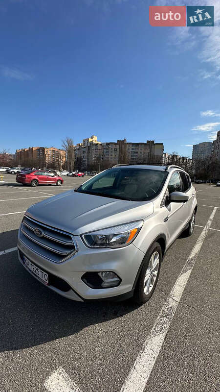 Позашляховик / Кросовер Ford Escape 2016 в Броварах фото 3 Позашляховик / Кросовер Ford Escape 2016 в Броварах