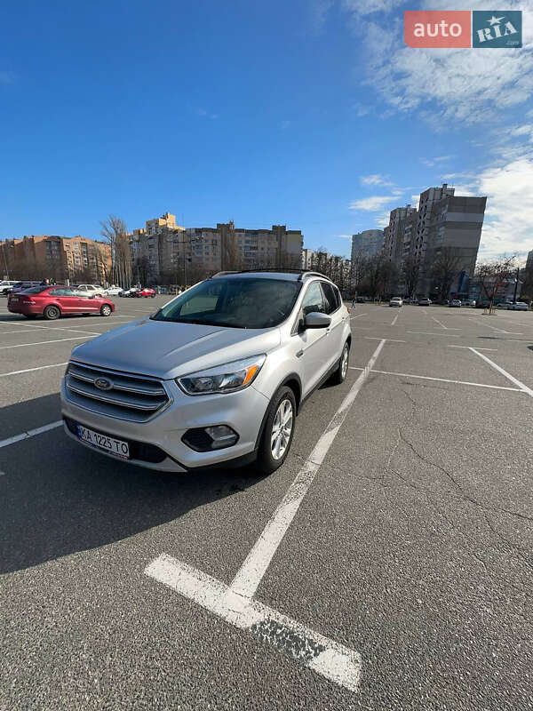 Позашляховик / Кросовер Ford Escape 2016 в Броварах фото 6 Позашляховик / Кросовер Ford Escape 2016 в Броварах