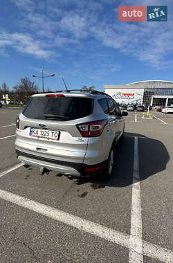Внедорожник / Кроссовер Ford Escape 2016 в 