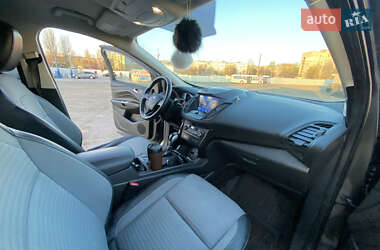 Внедорожник / Кроссовер Ford Escape 2019 в 