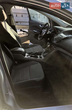 Позашляховик / Кросовер Ford Escape 2014 в 