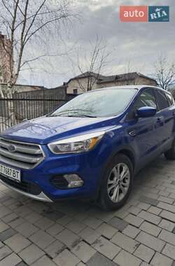 Внедорожник / Кроссовер Ford Escape 2017 в 