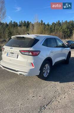 Внедорожник / Кроссовер Ford Escape 2022 в 