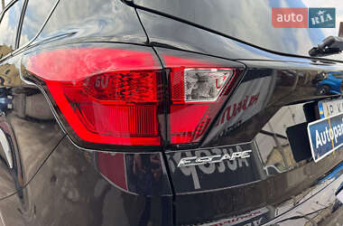 Внедорожник / Кроссовер Ford Escape 2019 в 