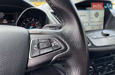Внедорожник / Кроссовер Ford Escape 2019 в 