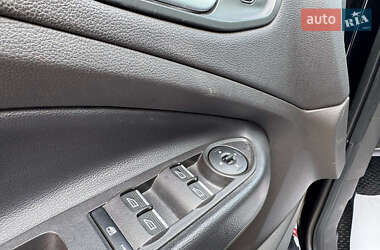 Внедорожник / Кроссовер Ford Escape 2019 в 