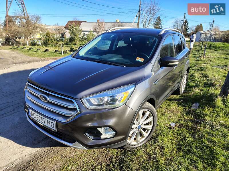 Внедорожник / Кроссовер Ford Escape 2017 в Луцке