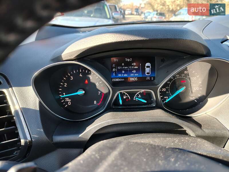 Внедорожник / Кроссовер Ford Escape 2017 в Луцке