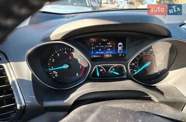Позашляховик / Кросовер Ford Escape 2017 в 