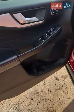 Внедорожник / Кроссовер Ford Escape 2022 в 