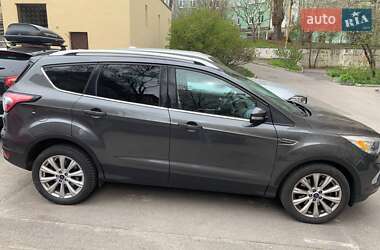 Внедорожник / Кроссовер Ford Escape 2016 в 