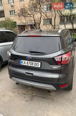 Внедорожник / Кроссовер Ford Escape 2016 в 