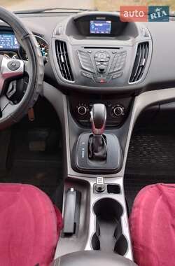 Внедорожник / Кроссовер Ford Escape 2014 в 