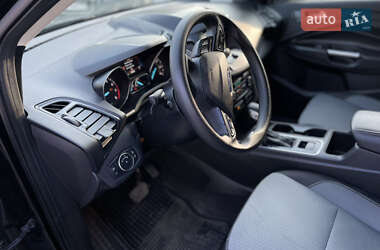 Внедорожник / Кроссовер Ford Escape 2019 в 