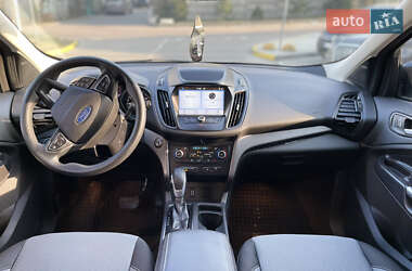 Внедорожник / Кроссовер Ford Escape 2019 в 