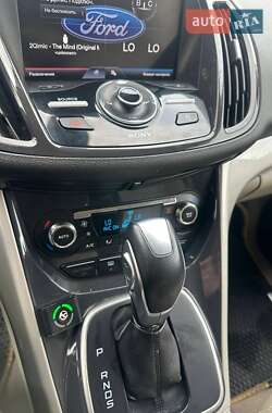 Внедорожник / Кроссовер Ford Escape 2013 в 