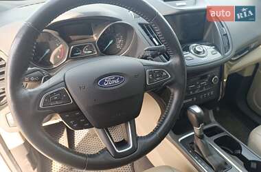 Внедорожник / Кроссовер Ford Escape 2016 в 