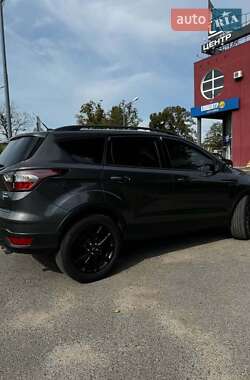 Внедорожник / Кроссовер Ford Escape 2018 в 