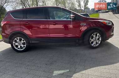 Позашляховик / Кросовер Ford Escape 2013 в 