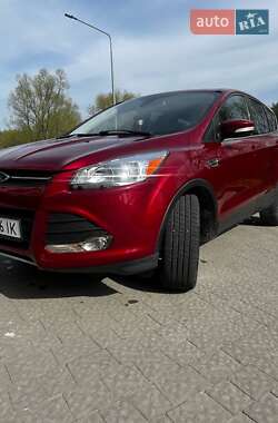 Позашляховик / Кросовер Ford Escape 2013 в 