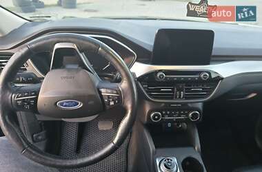 Внедорожник / Кроссовер Ford Escape 2020 в 