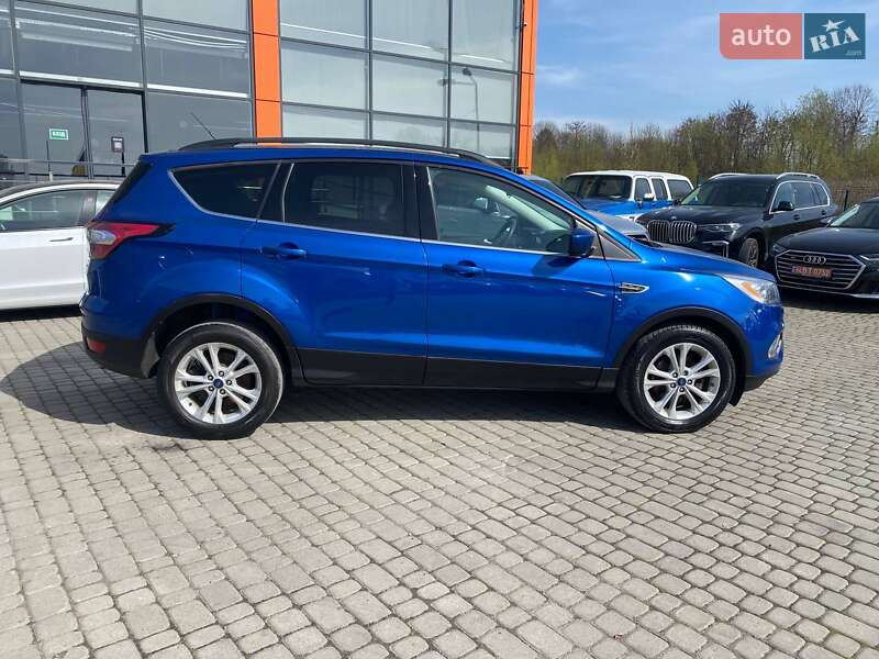 Позашляховик / Кросовер Ford Escape 2017 в Львові