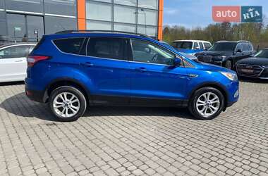 Внедорожник / Кроссовер Ford Escape 2017 в 
