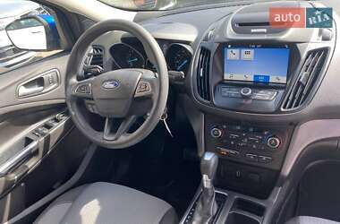 Внедорожник / Кроссовер Ford Escape 2017 в 