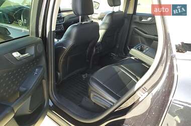 Внедорожник / Кроссовер Ford Escape 2020 в 