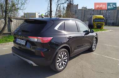Внедорожник / Кроссовер Ford Escape 2020 в 