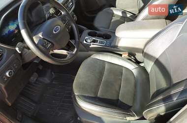 Внедорожник / Кроссовер Ford Escape 2020 в 