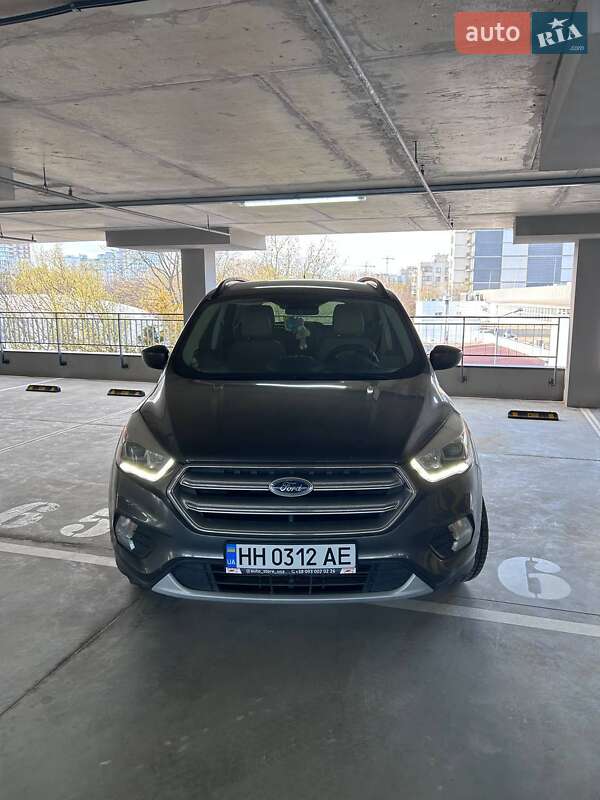 Внедорожник / Кроссовер Ford Escape 2017 в 