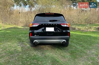 Внедорожник / Кроссовер Ford Escape 2022 в 