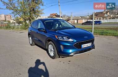 Внедорожник / Кроссовер Ford Escape 2020 в 