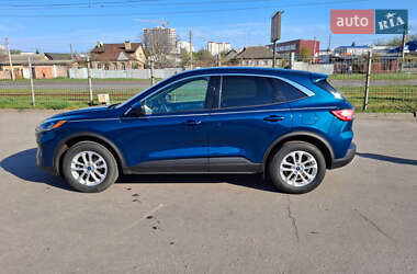 Внедорожник / Кроссовер Ford Escape 2020 в 
