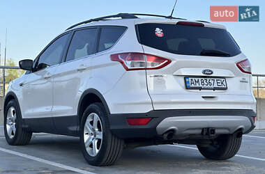 Внедорожник / Кроссовер Ford Escape 2014 в 