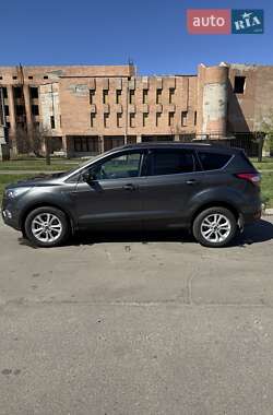 Внедорожник / Кроссовер Ford Escape 2018 в 