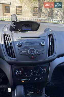 Внедорожник / Кроссовер Ford Escape 2018 в 