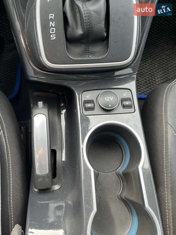 Внедорожник / Кроссовер Ford Escape 2013 в Ромнах