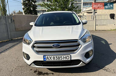 Внедорожник / Кроссовер Ford Escape 2017 в 