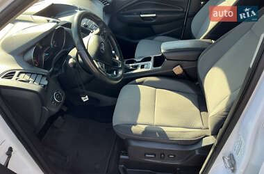 Внедорожник / Кроссовер Ford Escape 2017 в 