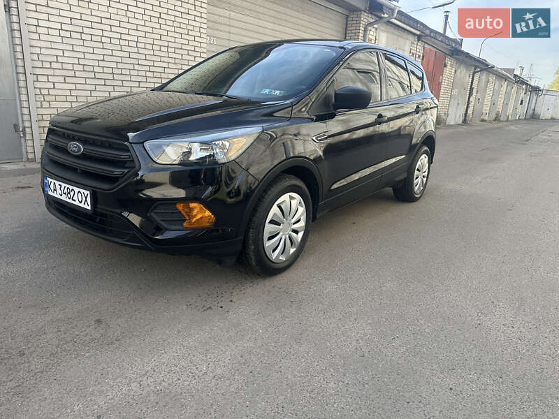 Внедорожник / Кроссовер Ford Escape 2017 в Киеве
